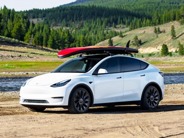 Tesla: История Успеха Компании, Создавшей Новый Эталон Автомобилей